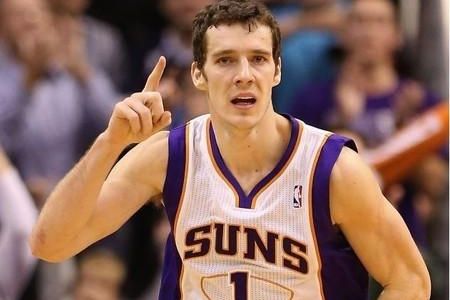 CBA俱乐部杯广厦击败天津 塔克飞身暴扣